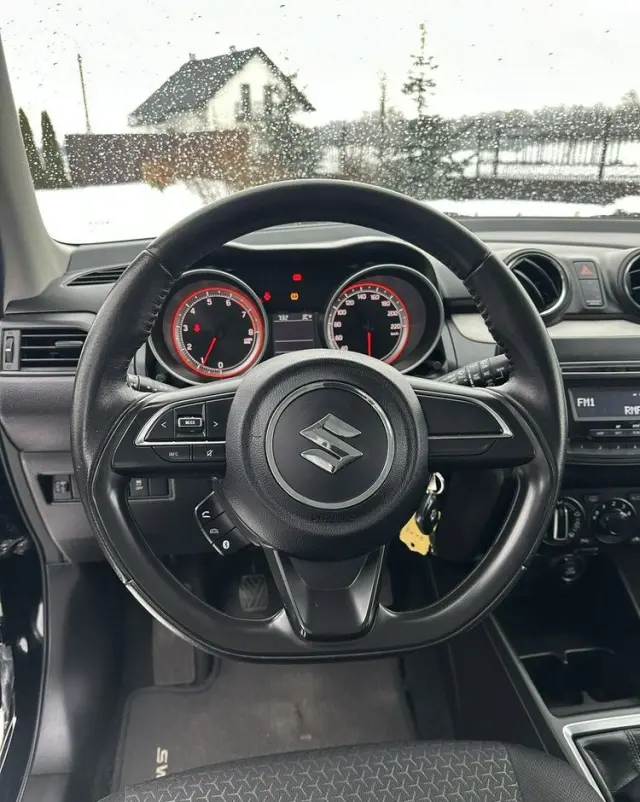 SUZUKI Swift 