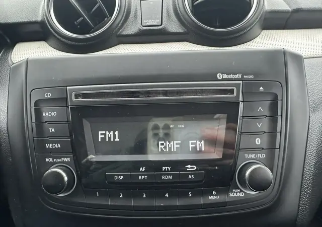 SUZUKI Swift 