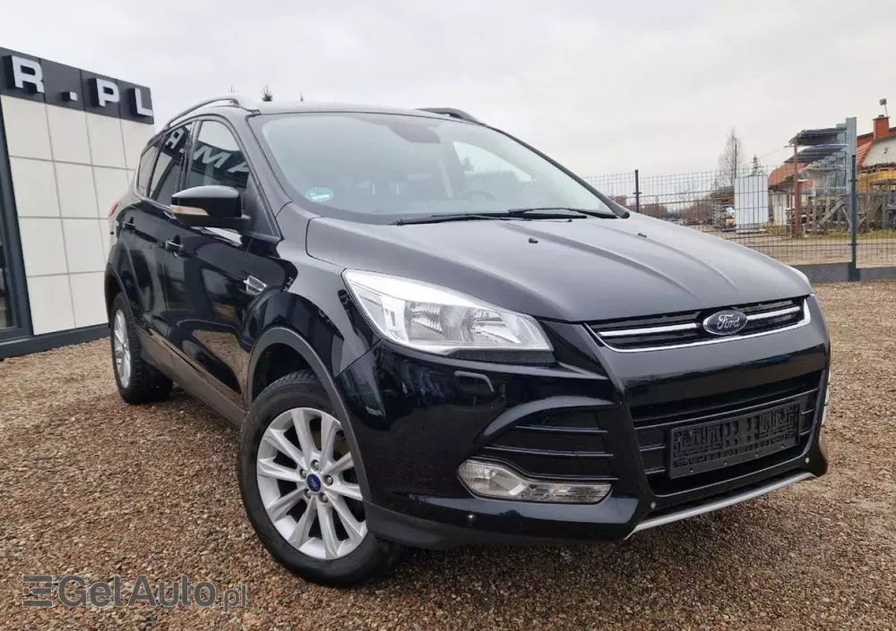 FORD Kuga 1.5 EcoBoost 2x4 Titanium