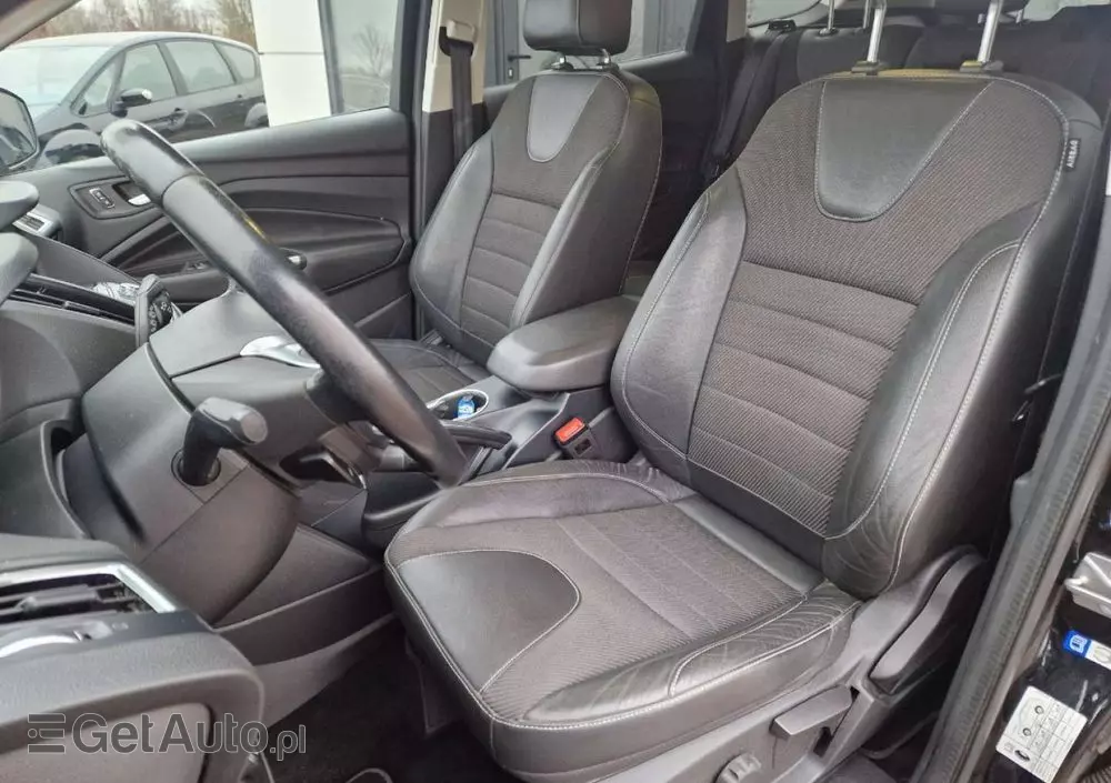 FORD Kuga 1.5 EcoBoost 2x4 Titanium