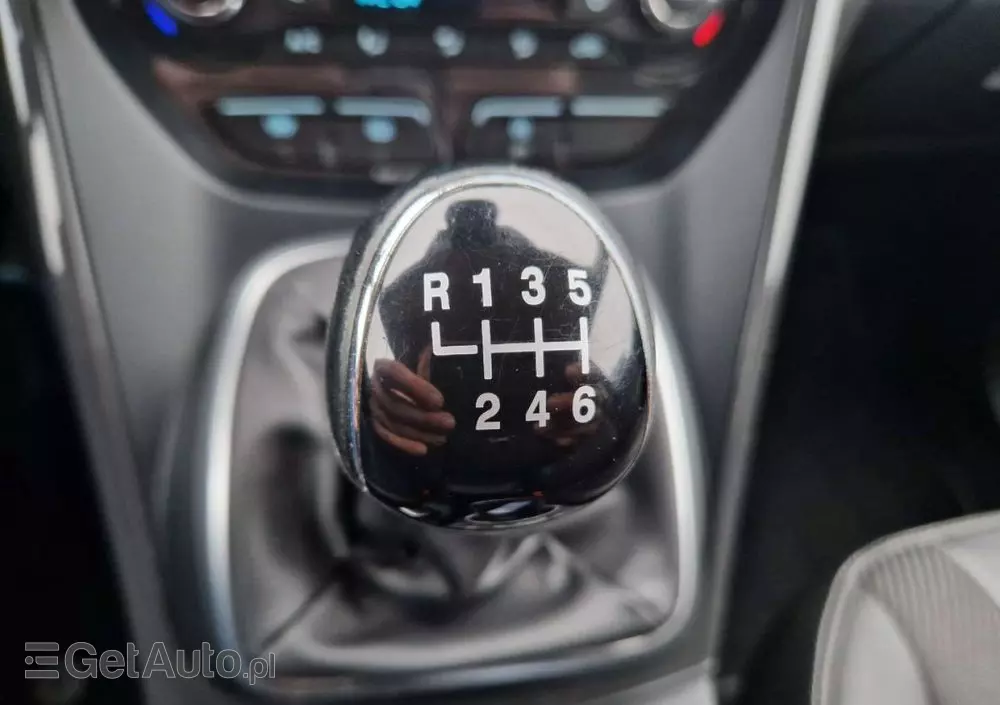 FORD Kuga 1.5 EcoBoost 2x4 Titanium