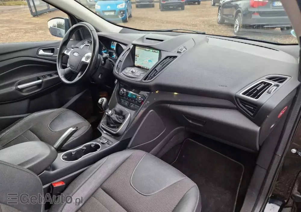 FORD Kuga 1.5 EcoBoost 2x4 Titanium