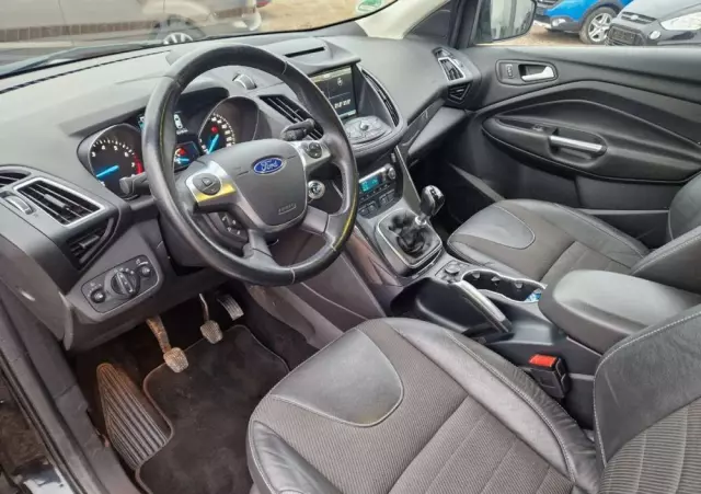 FORD Kuga 1.5 EcoBoost 2x4 Titanium