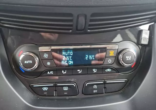 FORD Kuga 1.5 EcoBoost 2x4 Titanium