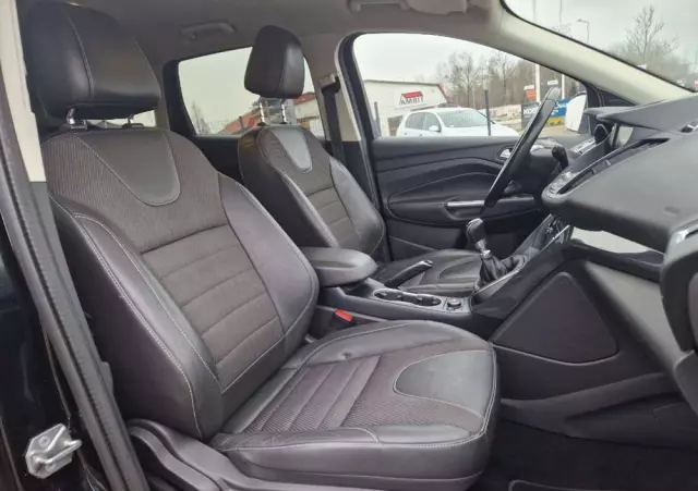 FORD Kuga 1.5 EcoBoost 2x4 Titanium