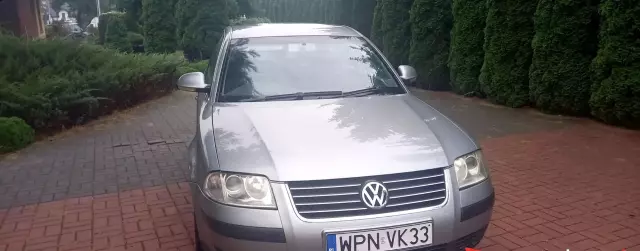 VOLKSWAGEN Passat 1.9 TDI (130 KM) 5 MT