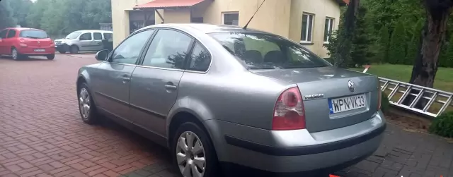 VOLKSWAGEN Passat 1.9 TDI (130 KM) 5 MT