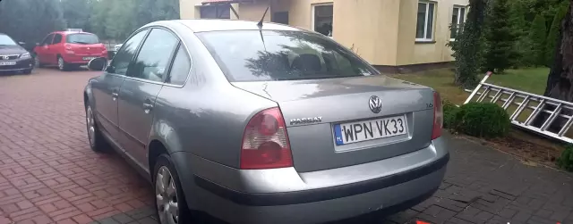 VOLKSWAGEN Passat 1.9 TDI (130 KM) 5 MT