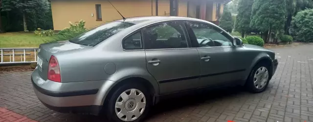 VOLKSWAGEN Passat 1.9 TDI (130 KM) 5 MT