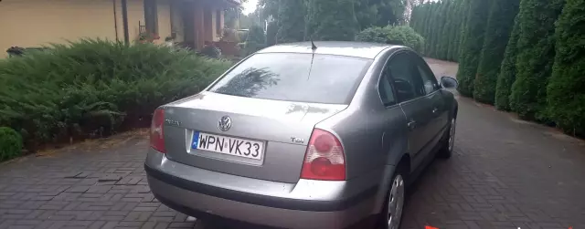 VOLKSWAGEN Passat 1.9 TDI (130 KM) 5 MT