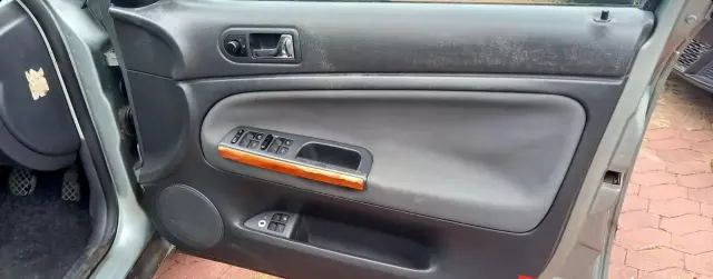 VOLKSWAGEN Passat 1.9 TDI (130 KM) 5 MT