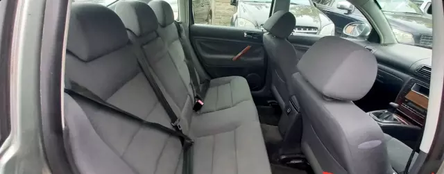 VOLKSWAGEN Passat 1.9 TDI (130 KM) 5 MT