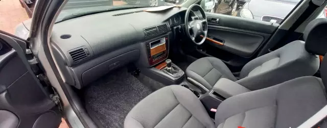 VOLKSWAGEN Passat 1.9 TDI (130 KM) 5 MT