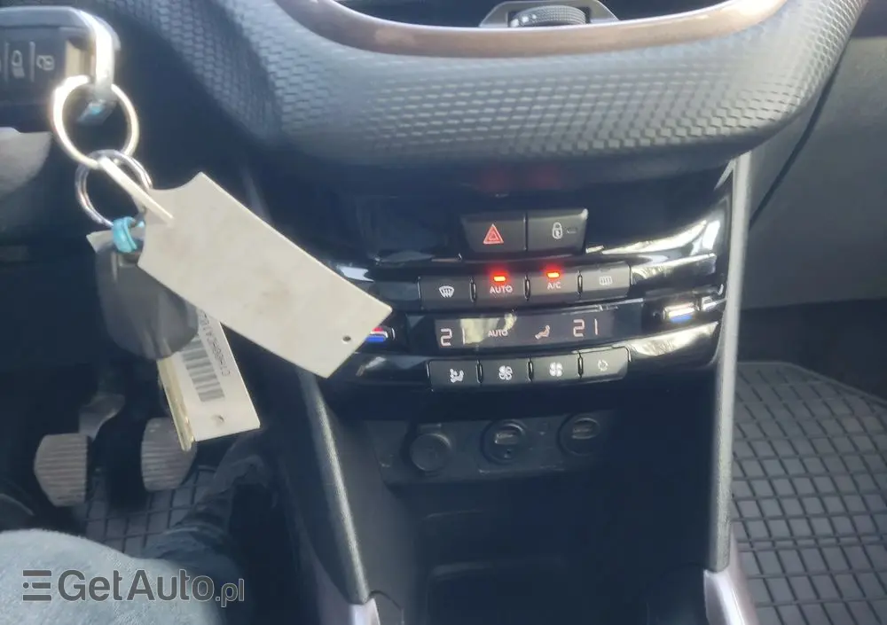 PEUGEOT 2008 1.4 HDi Active