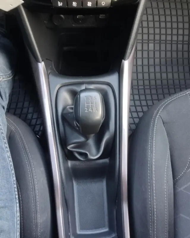 PEUGEOT 2008 1.4 HDi Active