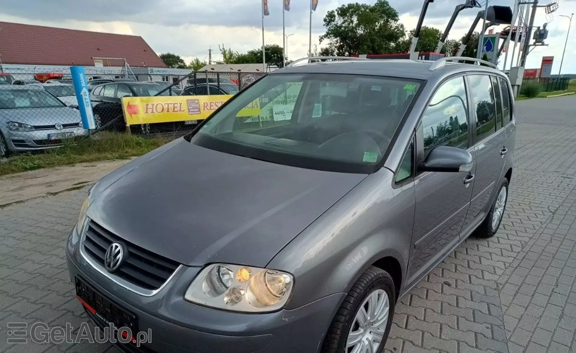 VOLKSWAGEN Touran 