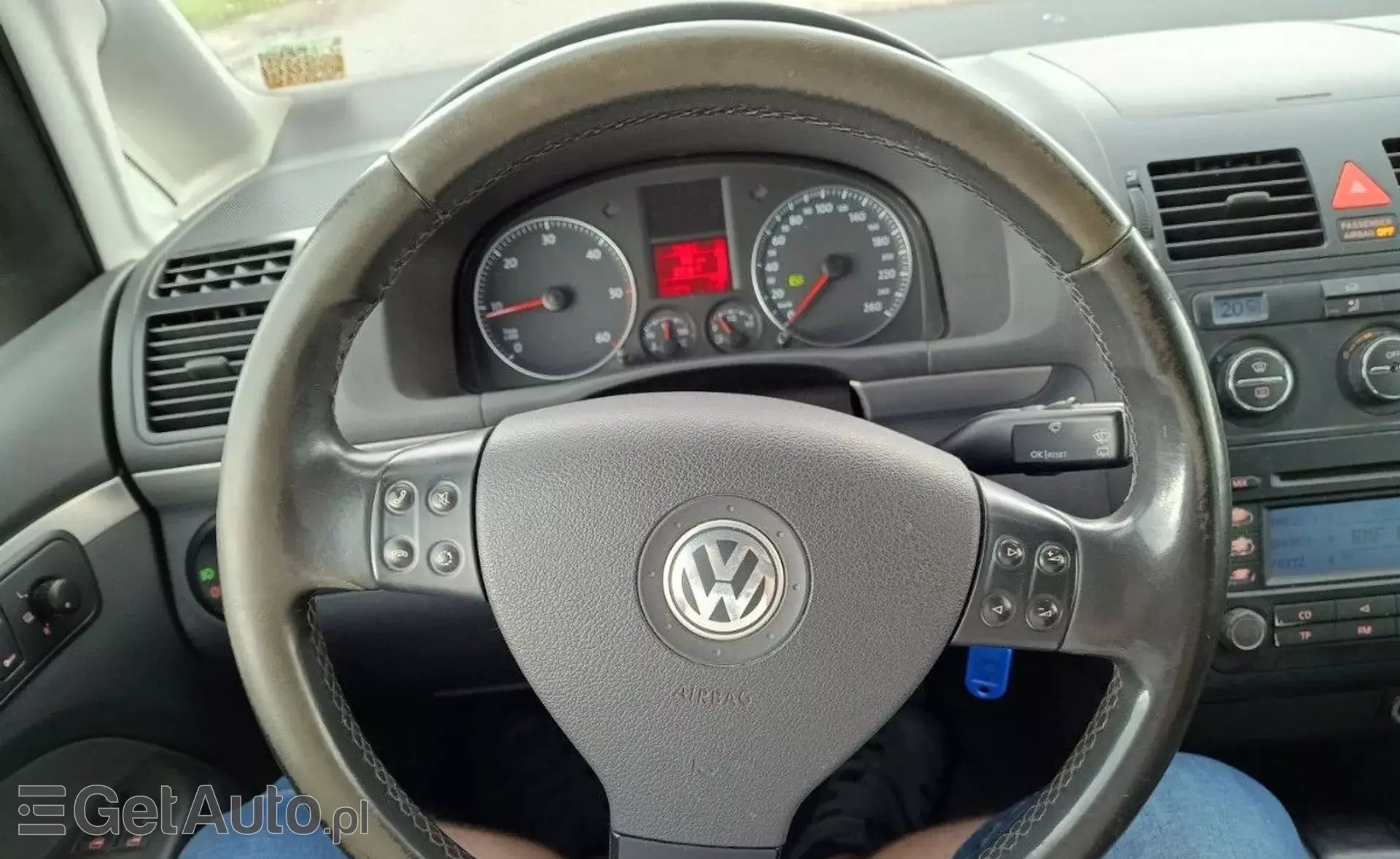 VOLKSWAGEN Touran 