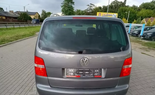 VOLKSWAGEN Touran 