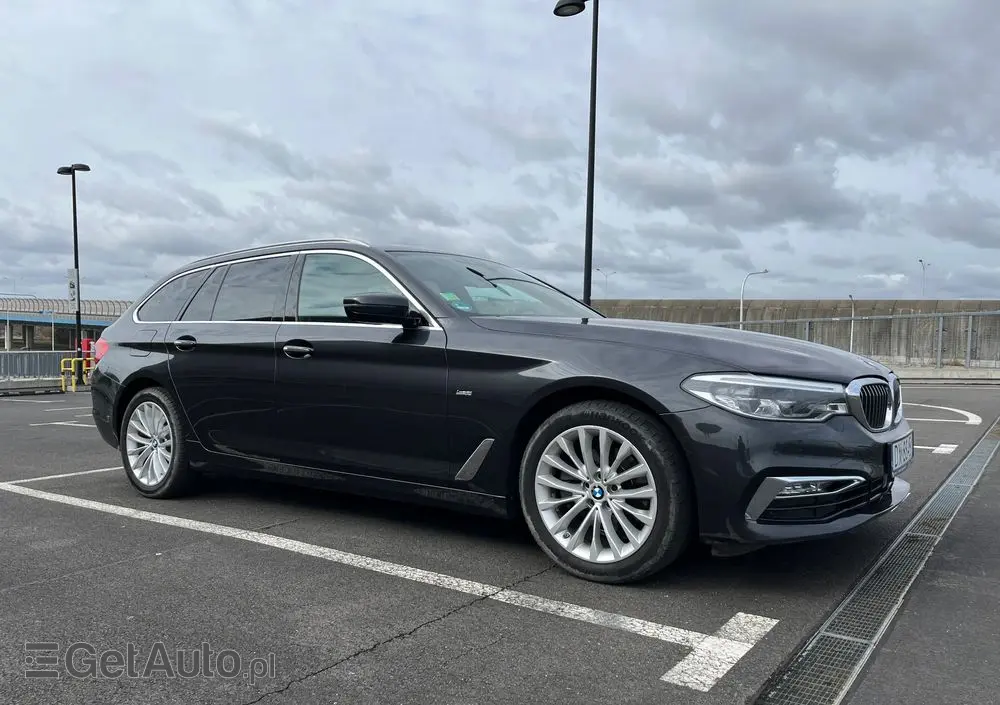 BMW Seria 5 520i Luxury Line