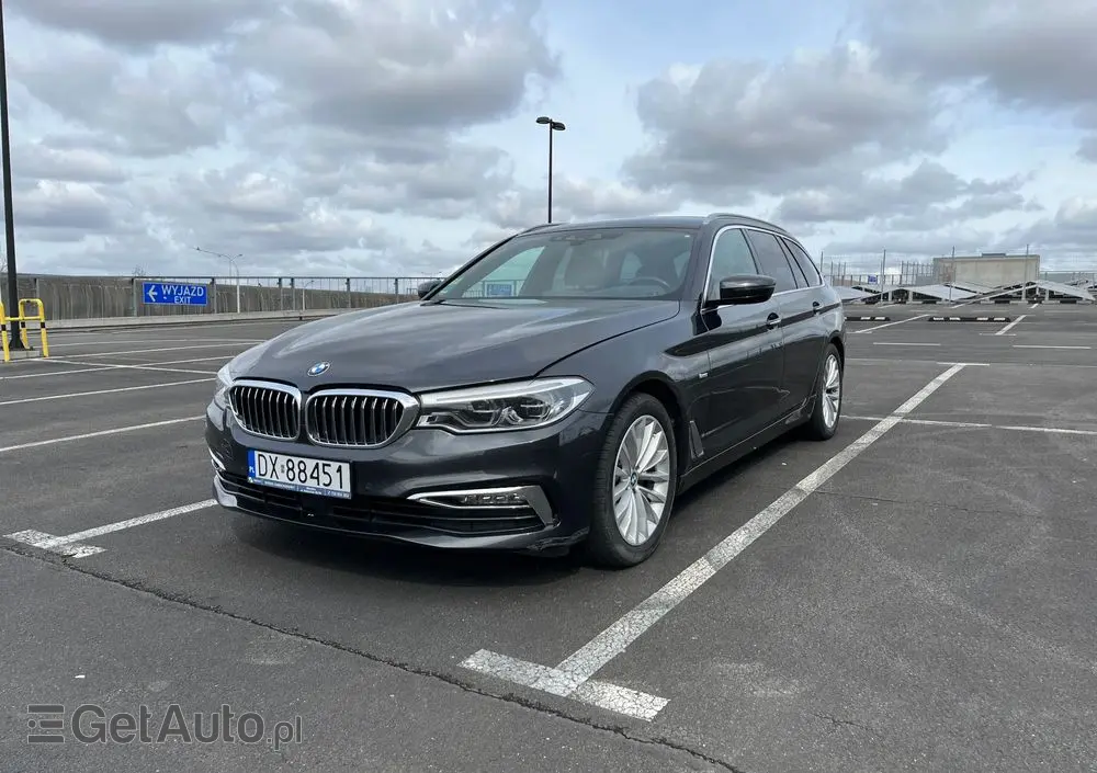 BMW Seria 5 520i Luxury Line