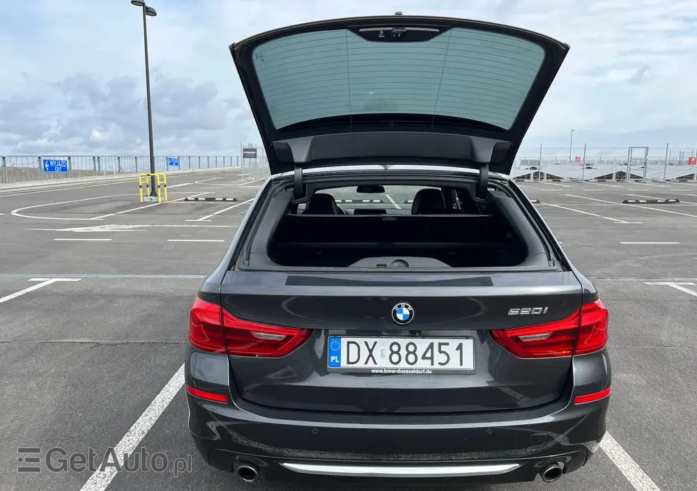 BMW Seria 5 520i Luxury Line