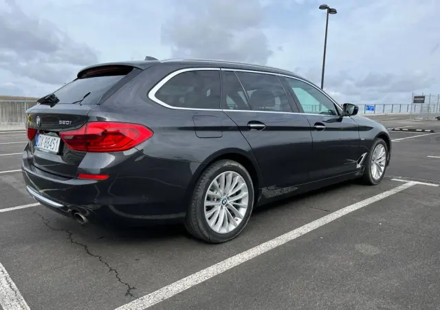 BMW Seria 5 520i Luxury Line