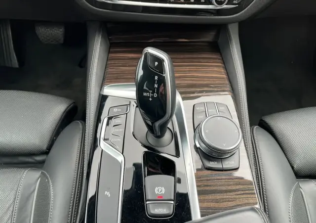 BMW Seria 5 520i Luxury Line