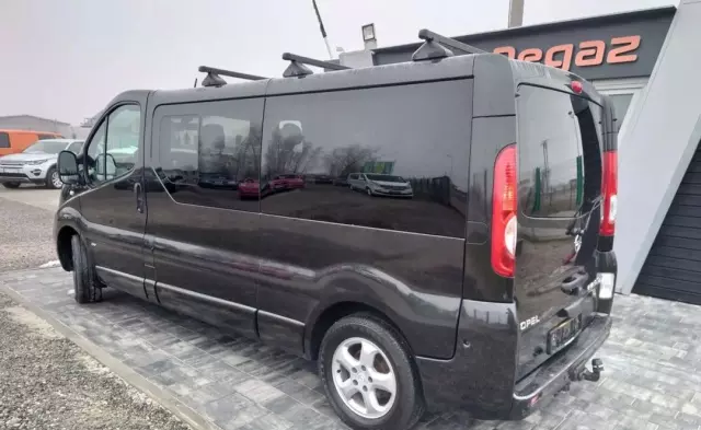 OPEL Vivaro 