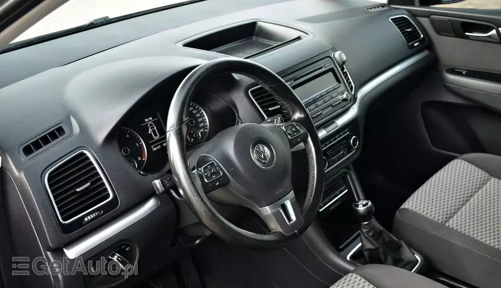 VOLKSWAGEN Sharan 