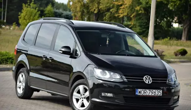 VOLKSWAGEN Sharan 