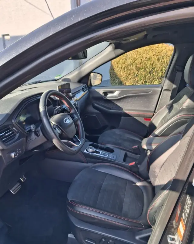 FORD Kuga 2.0 EcoBlue 4x4 ST-LINE