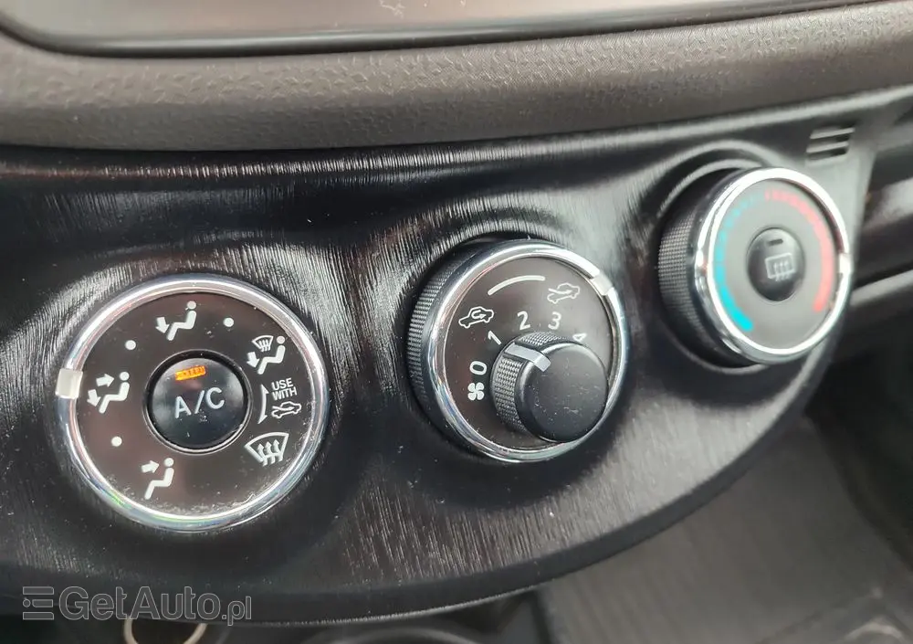 TOYOTA Yaris 1.33 Life