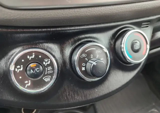 TOYOTA Yaris 1.33 Life