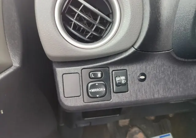 TOYOTA Yaris 1.33 Life