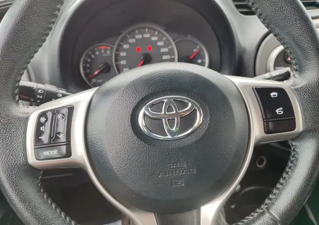 TOYOTA Yaris 1.33 Life