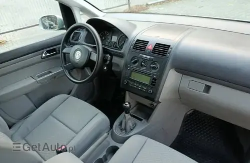 VOLKSWAGEN Touran 