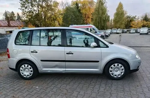 VOLKSWAGEN Touran 