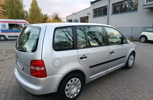 VOLKSWAGEN Touran 