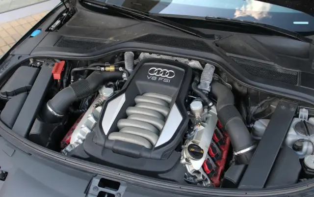 AUDI A8 4.2 FSI Quattro tiptronic