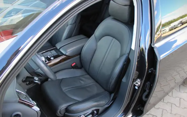 AUDI A8 4.2 FSI Quattro tiptronic