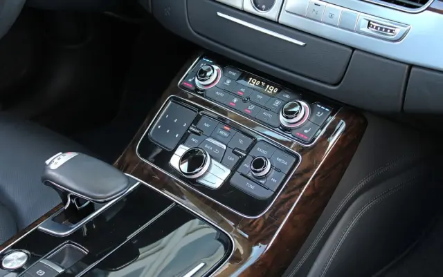 AUDI A8 4.2 FSI Quattro tiptronic