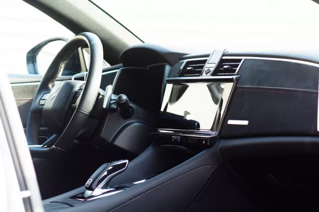 DS. AUTOMOBILES Inny DS9