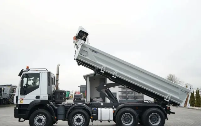 IVECO TRAKKER 450 / 8x4 / WYWROTKA / HYDROBURTA / BORDMATIC / EURO 6 / 