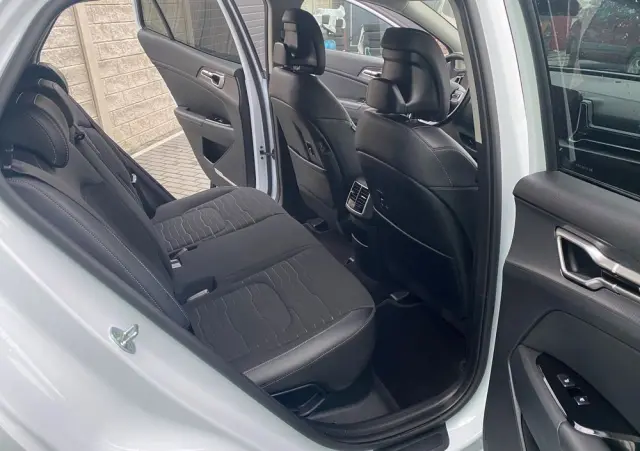 KIA Sportage 1.6 T-GDI MHEV Business Line 2WD DCT
