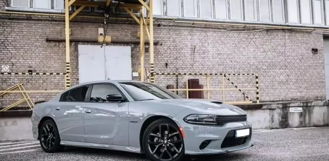 DODGE Charger 