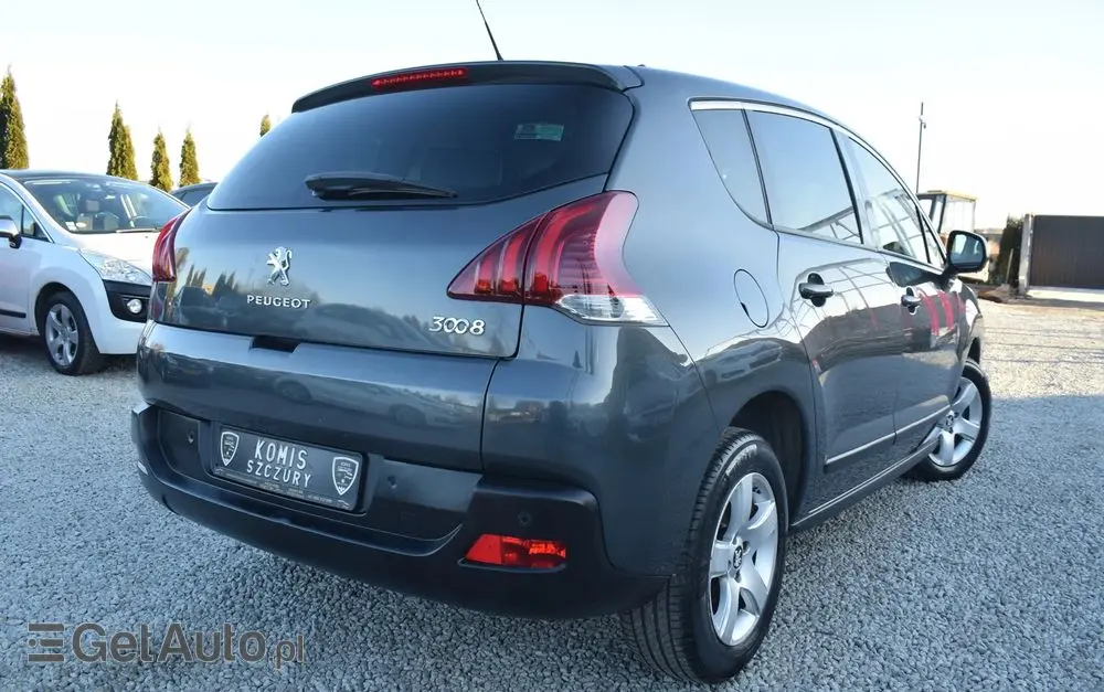 PEUGEOT 3008 HDi 115 Allure