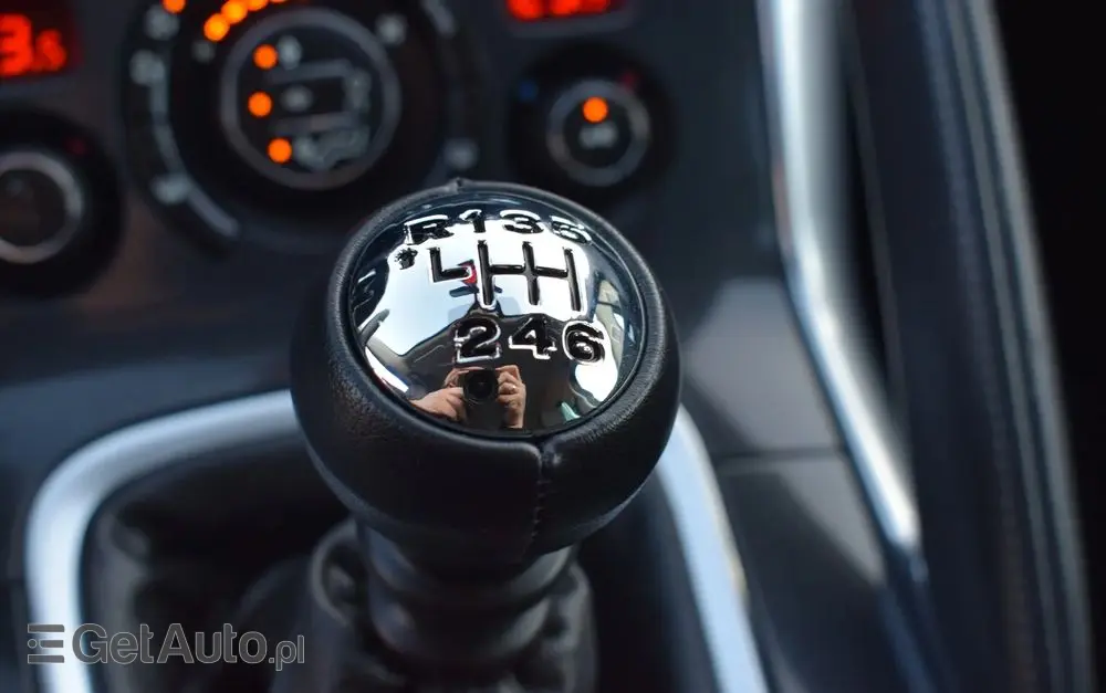 PEUGEOT 3008 HDi 115 Allure