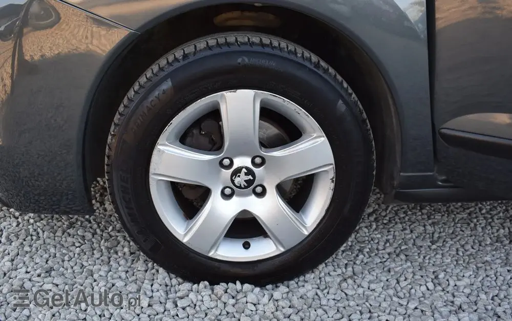 PEUGEOT 3008 HDi 115 Allure