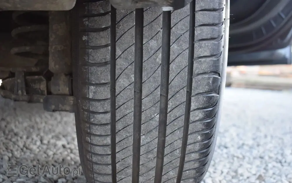 PEUGEOT 3008 HDi 115 Allure