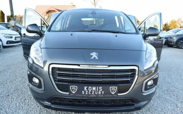 PEUGEOT 3008 HDi 115 Allure